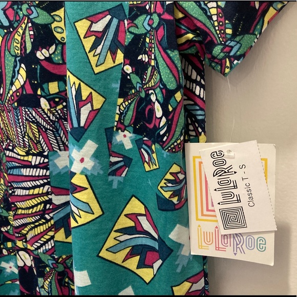 $6 / $8 / $10 SALE!
S LuLaRoe Classic T - Picture 5 of 8